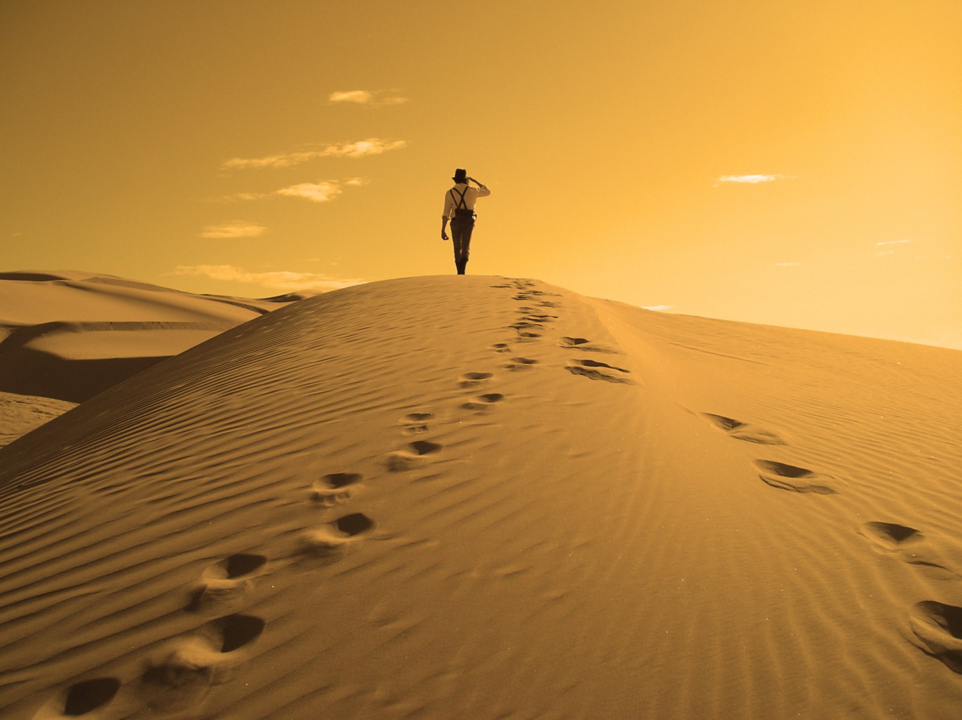 nature desert dunes dune sun men traveller traveler wanderer dreamer's