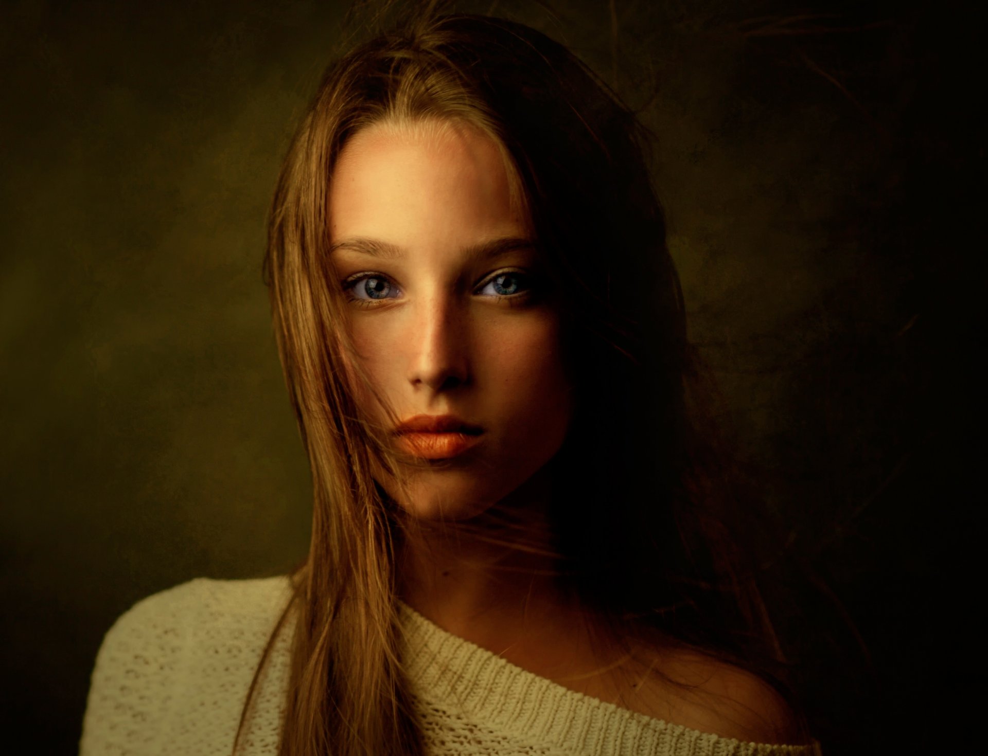 girl tania portrait hair