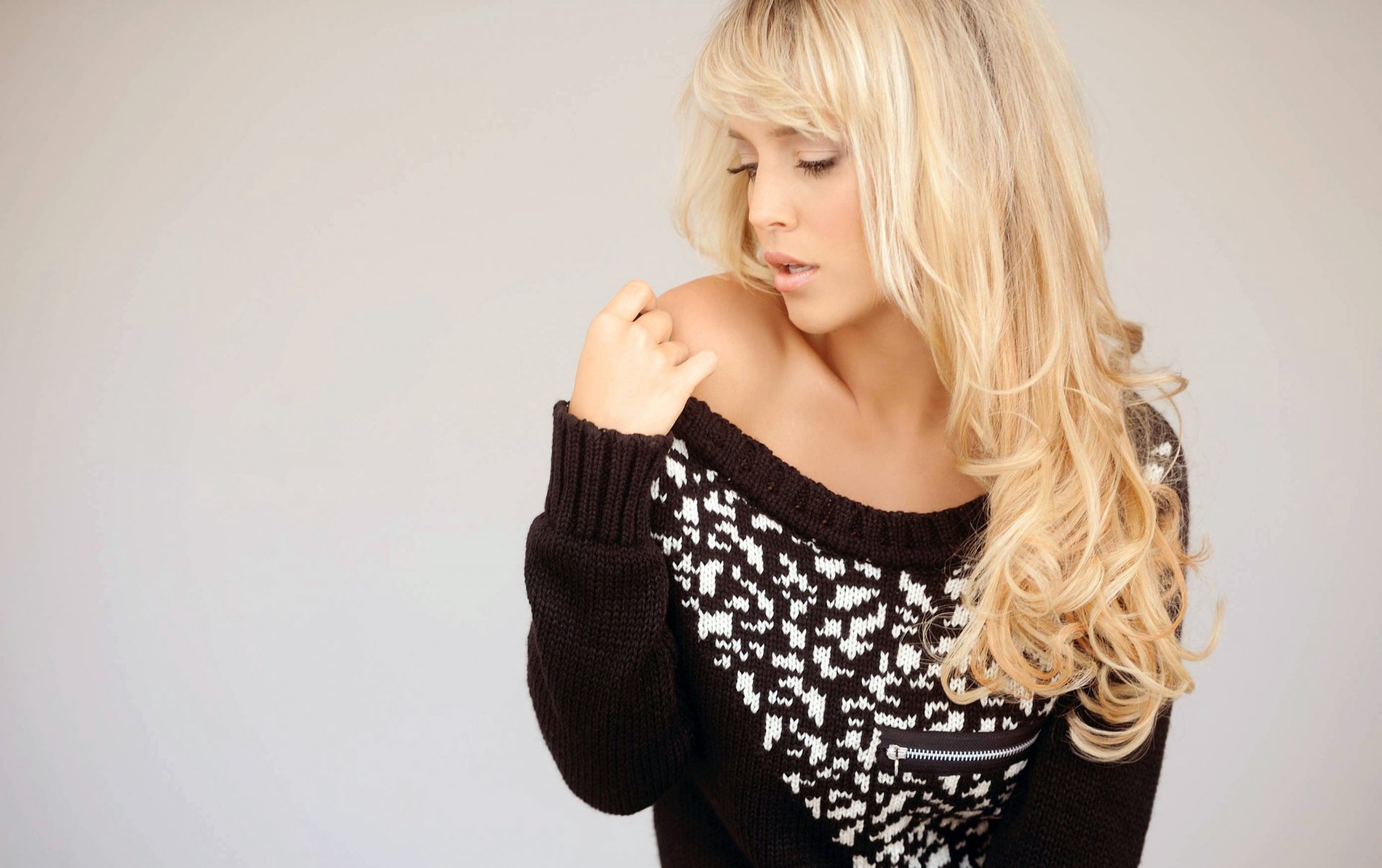 luisana lopilato actress girl blonde model face hair long locks shoulders sweater black pattern