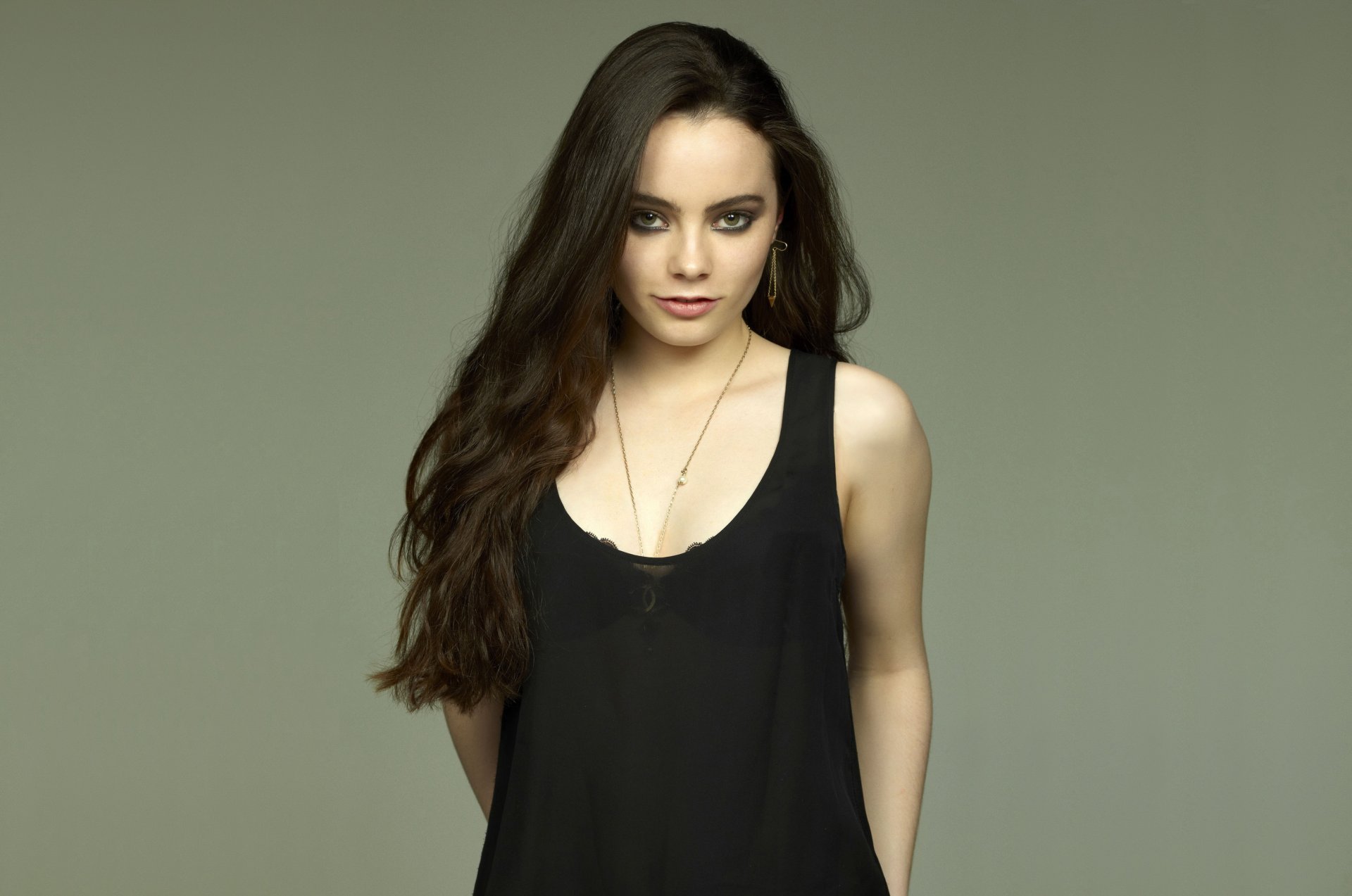 freya tingley portrait