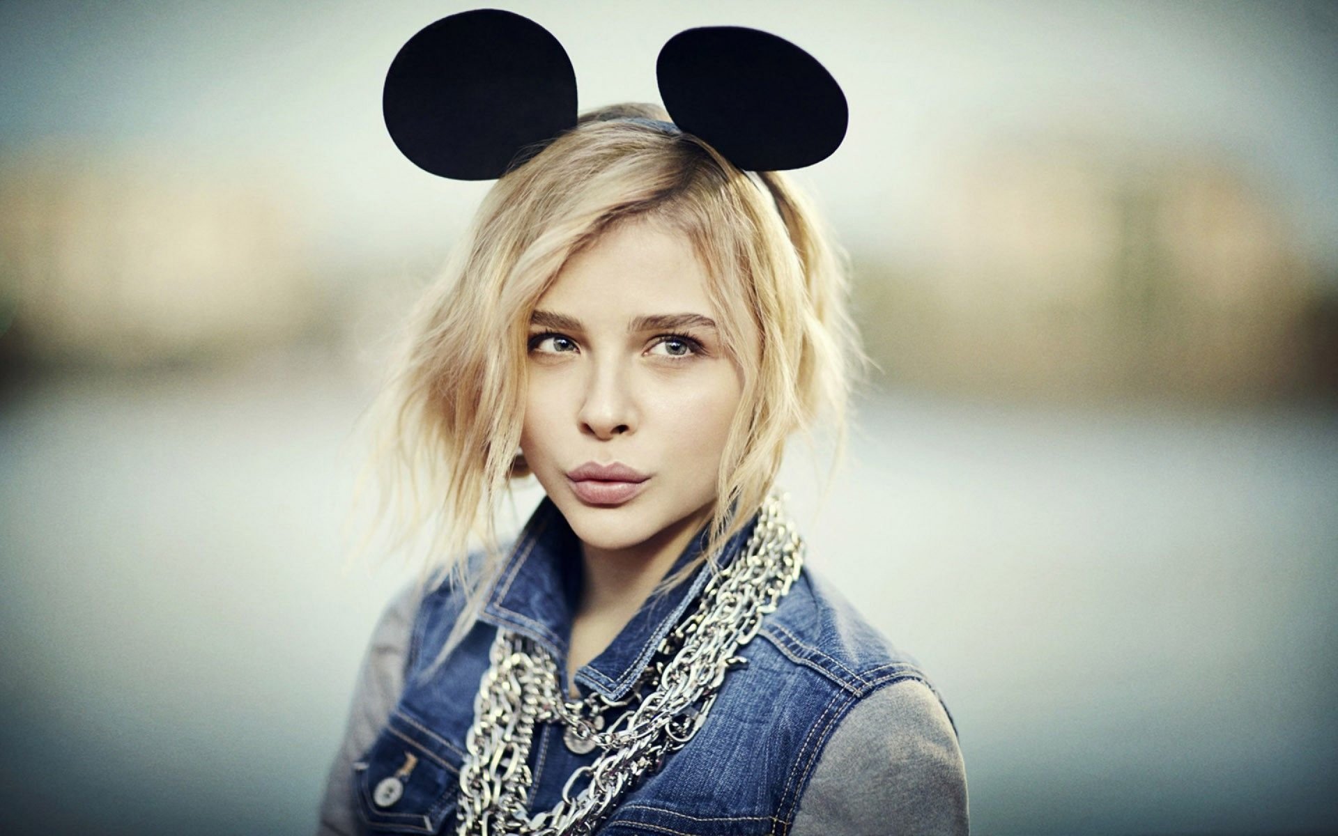 chloe moretz chloe ubivashka ears