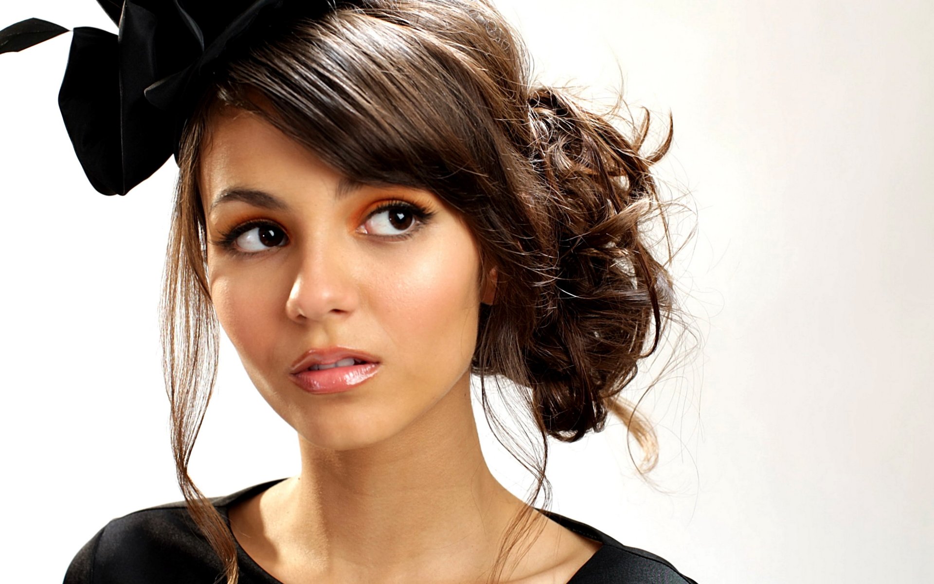 victoria justice girl hat brunette face