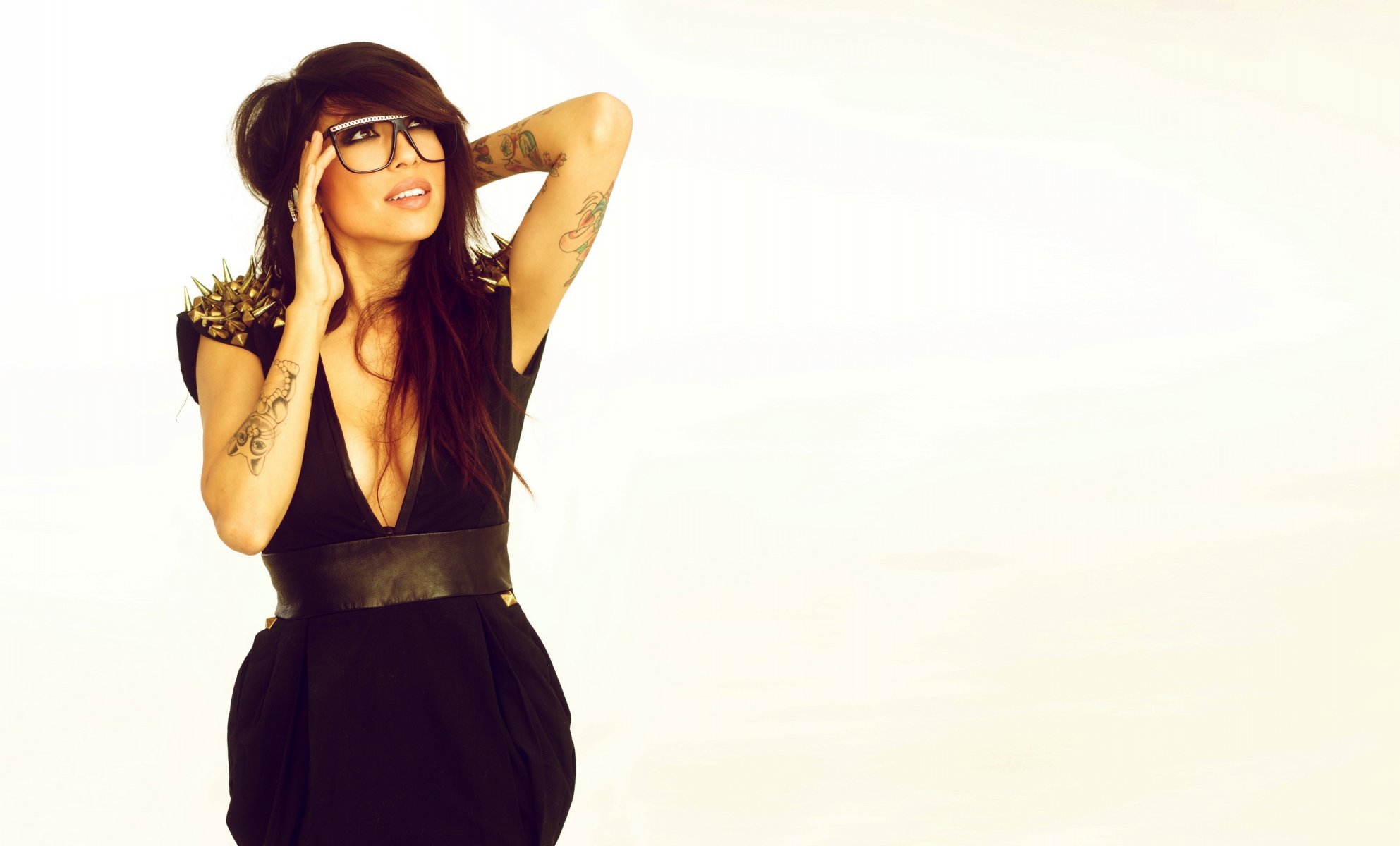 alie layus girl brunette figure hands sunglasses background white face view tattoo tattoos