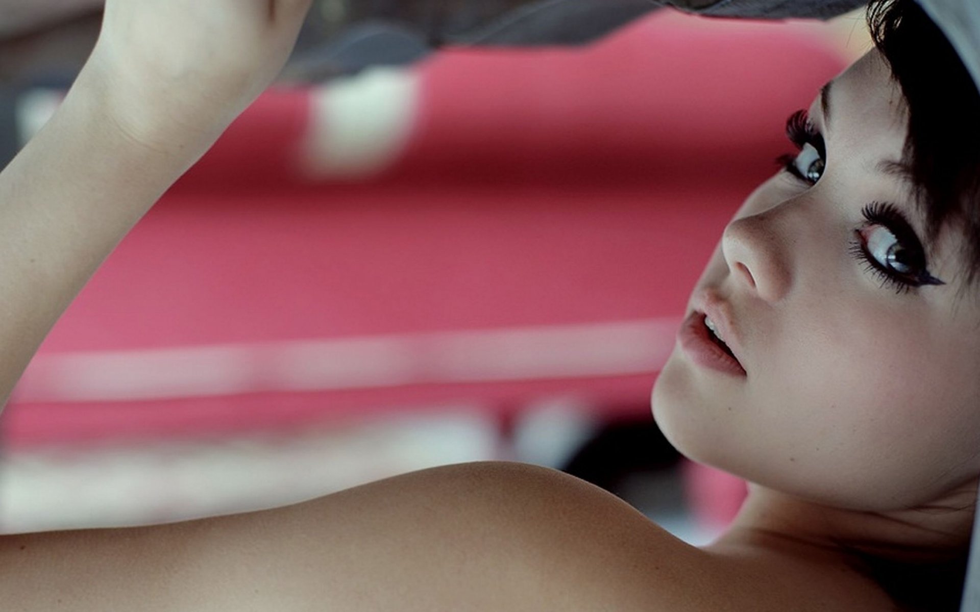 mellisa clarke brunette face eyes eyelash eyelashes