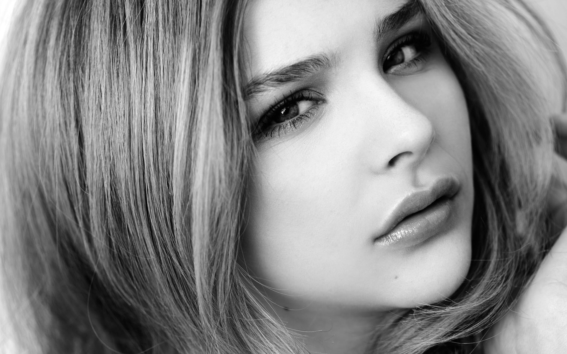 chloe grace moretz actress black and white