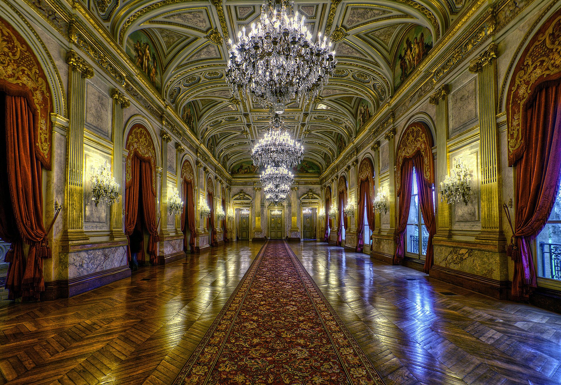 Vintage corridor in the palace