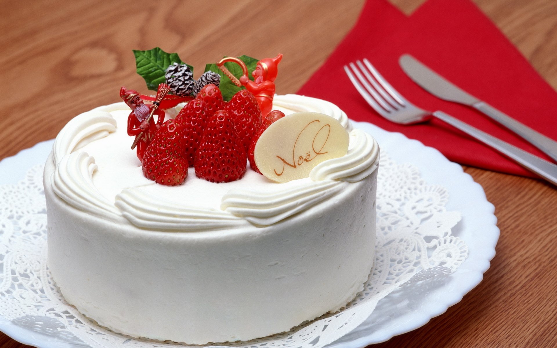 noël christmas merry christmas happy new year holiday cake creme strawberry sweet delicious dessert food new year