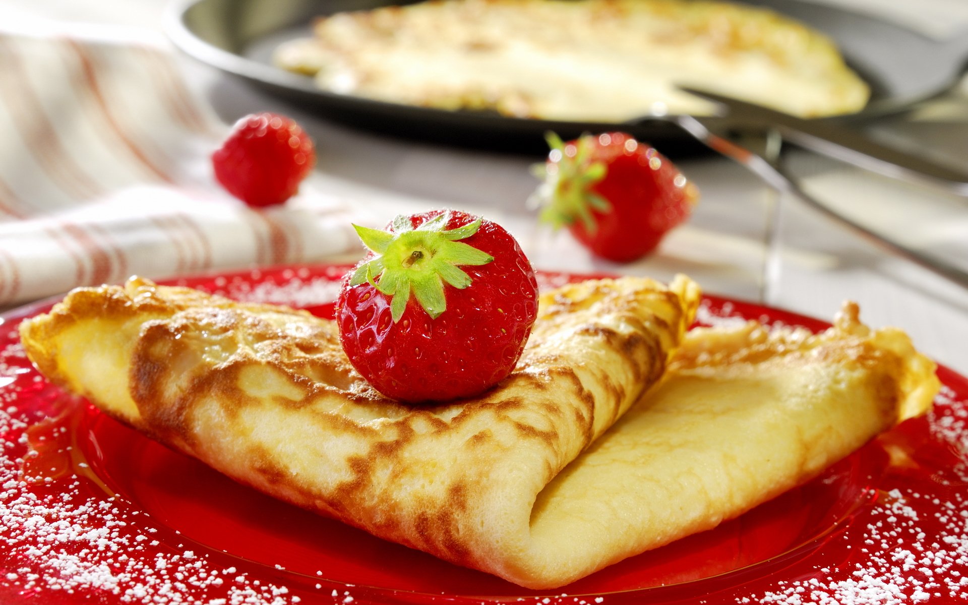 vkusnuypirogek yum-yum delicious strawberry berry pancakes food dessert varene jam close up