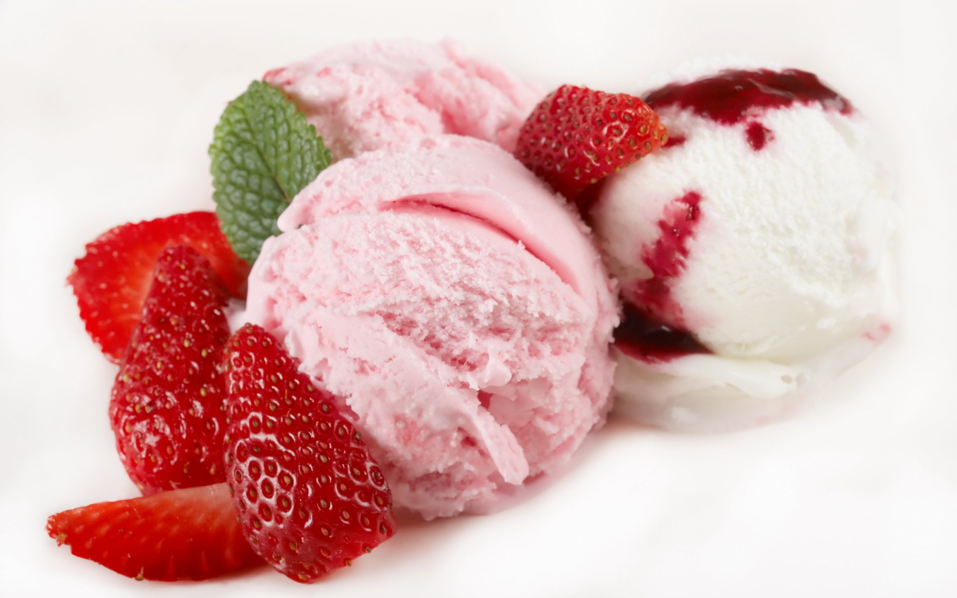 strawberry ice cream leaf segments