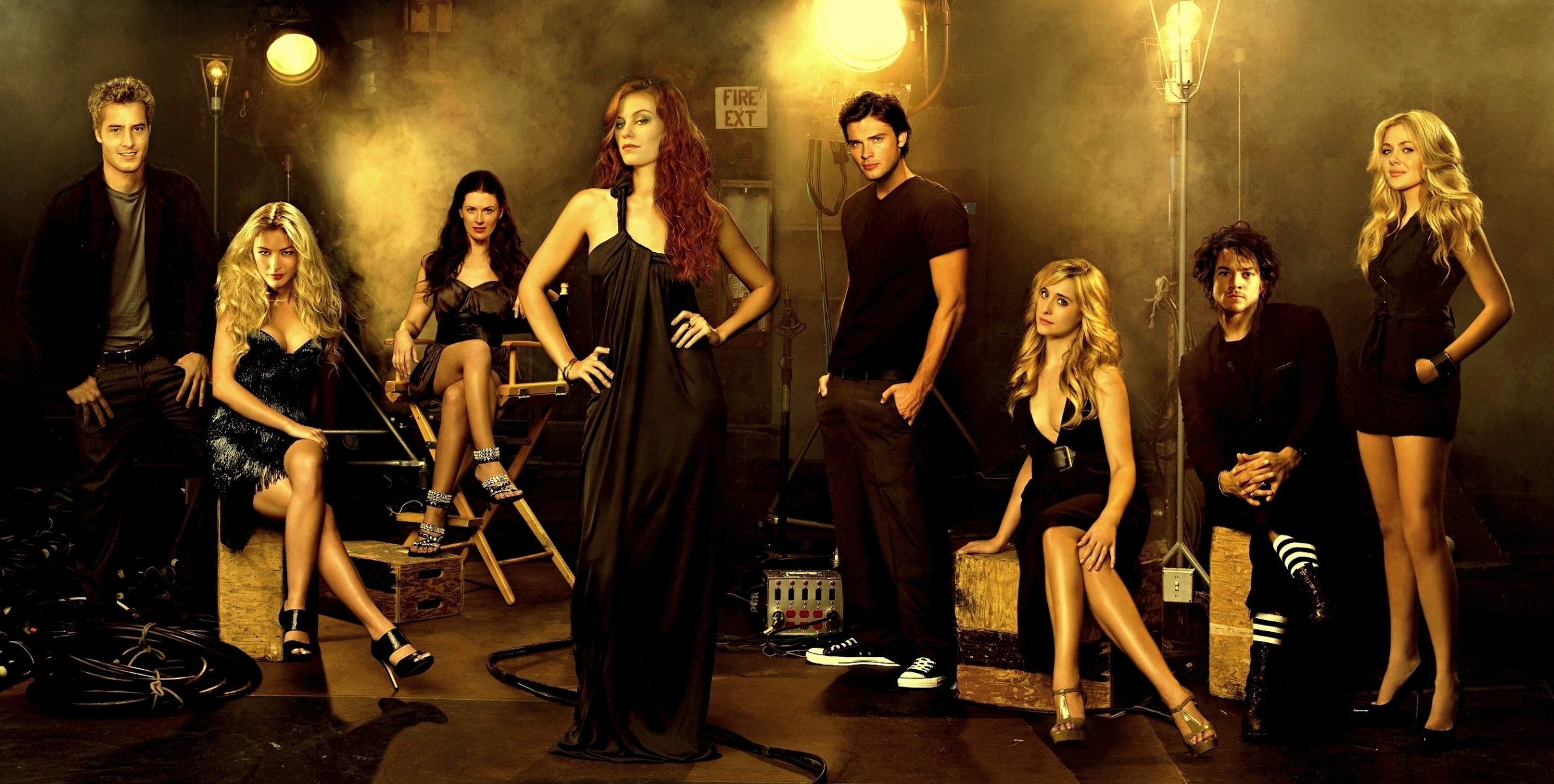 smallville secrets of smallville superman super man wallpaper hd clark kent tom welling allison mack justin hartley cassidy freeman