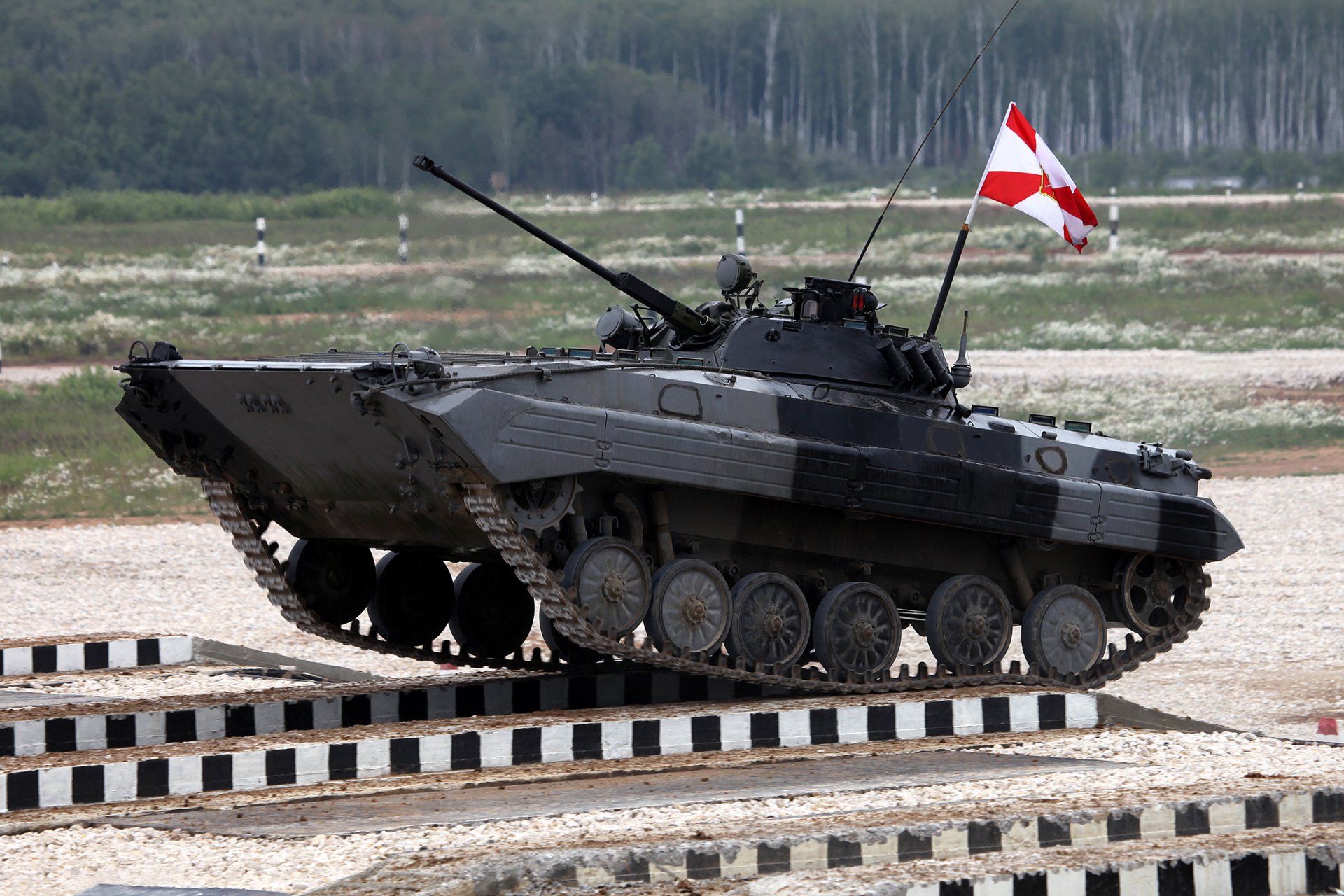 bmp- 2 military machine corps near moscow alabino 23.28.06.14g . polygon 2nd guards motorized taman division all-army competition crews fighting machines overcome obstacles rut bridge tank biathlon su