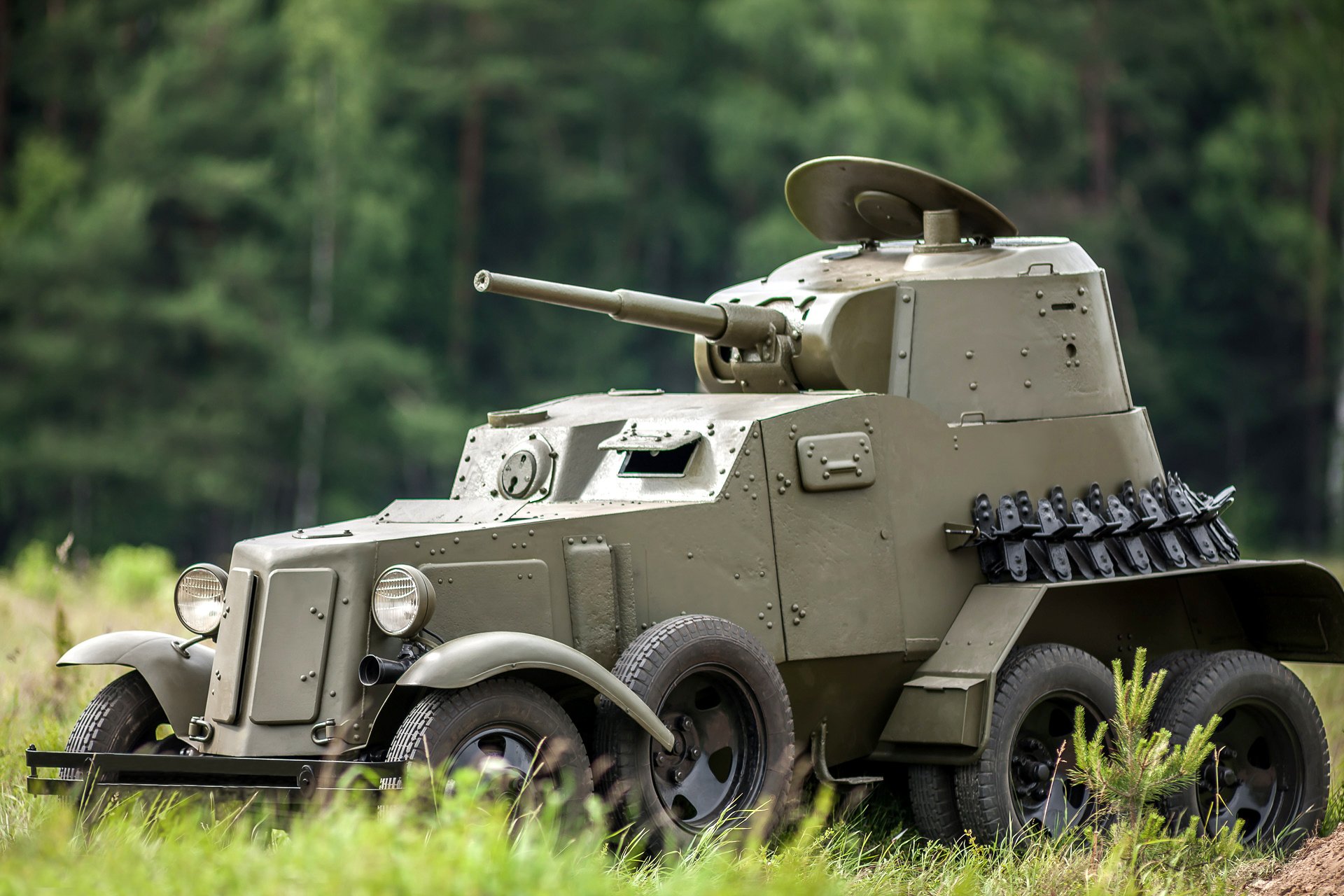 ba-10 soviet medium armored car developed by cb izhora factory 1938-1941 years. gauge 45 - mm machine guns 2x 62 mm dt- 29 crew 4 people engines of war international rally military art bob ww2 private