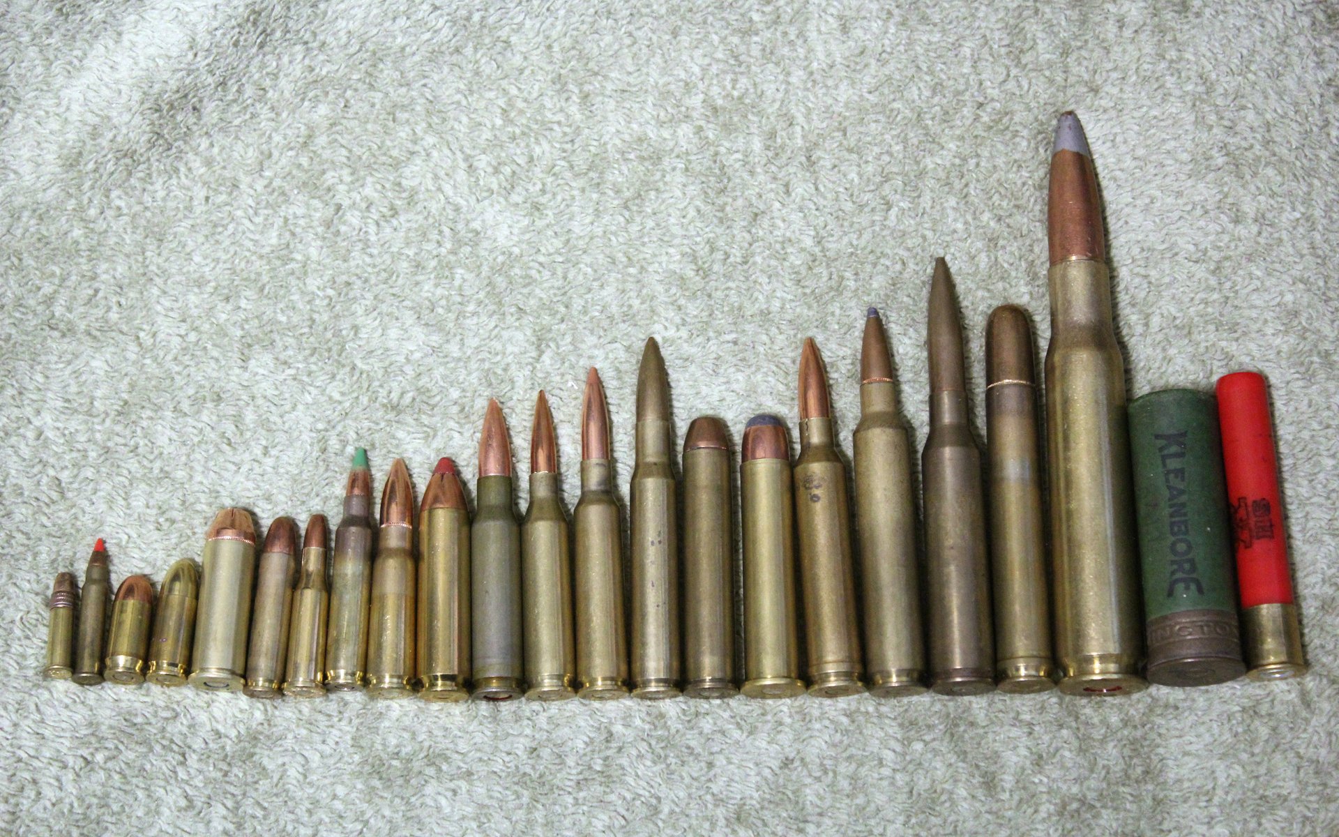 bullet comparison .22 lr .17cal .380 auto .9mm .45 long colt .30 carbine .218 bee 5.56 .223 7.62x39 .450 bushmaster .308 win .243 win 6.5x55 swedish 30.06 444 marlin 45-70gov 7mm rem mag 300 rem ultra