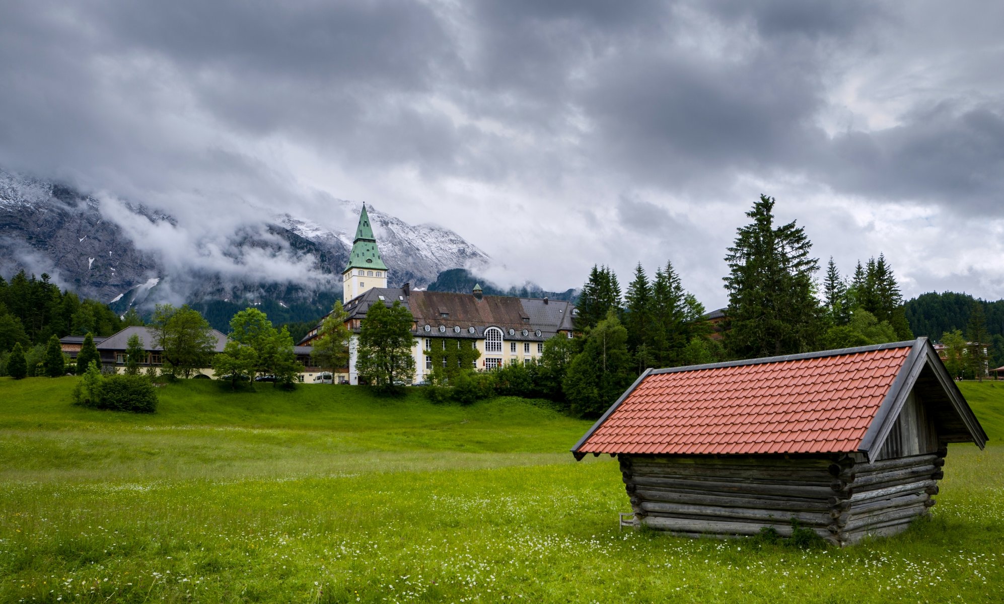 schloss elmau bavaria germany wetterstein mountains bayern munich wetterstein mountain castle hotel meadow mountain house