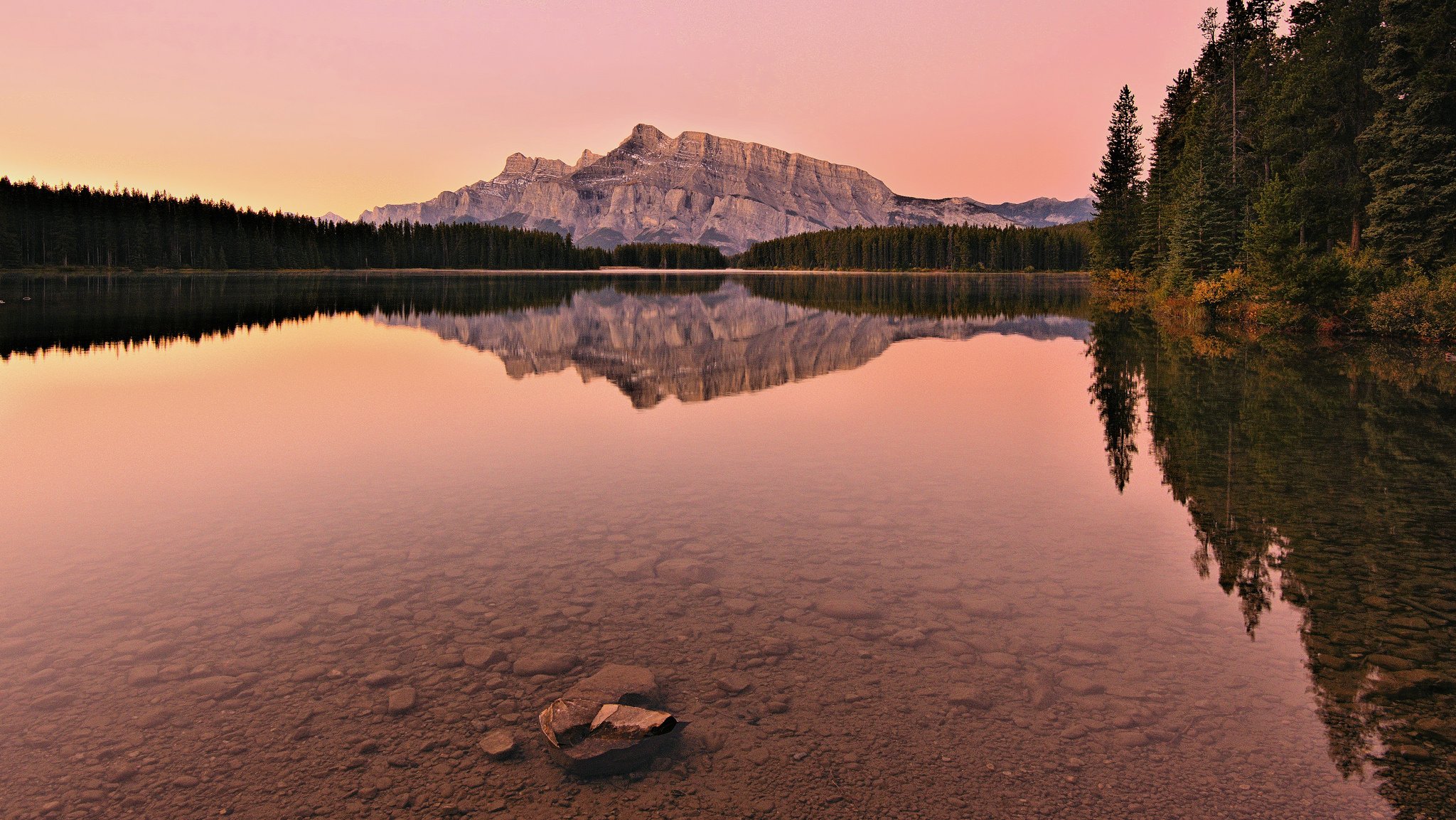 mount rundle two jack lake banff national park alberta canada banff albert lake the bottom reflection mountain forest