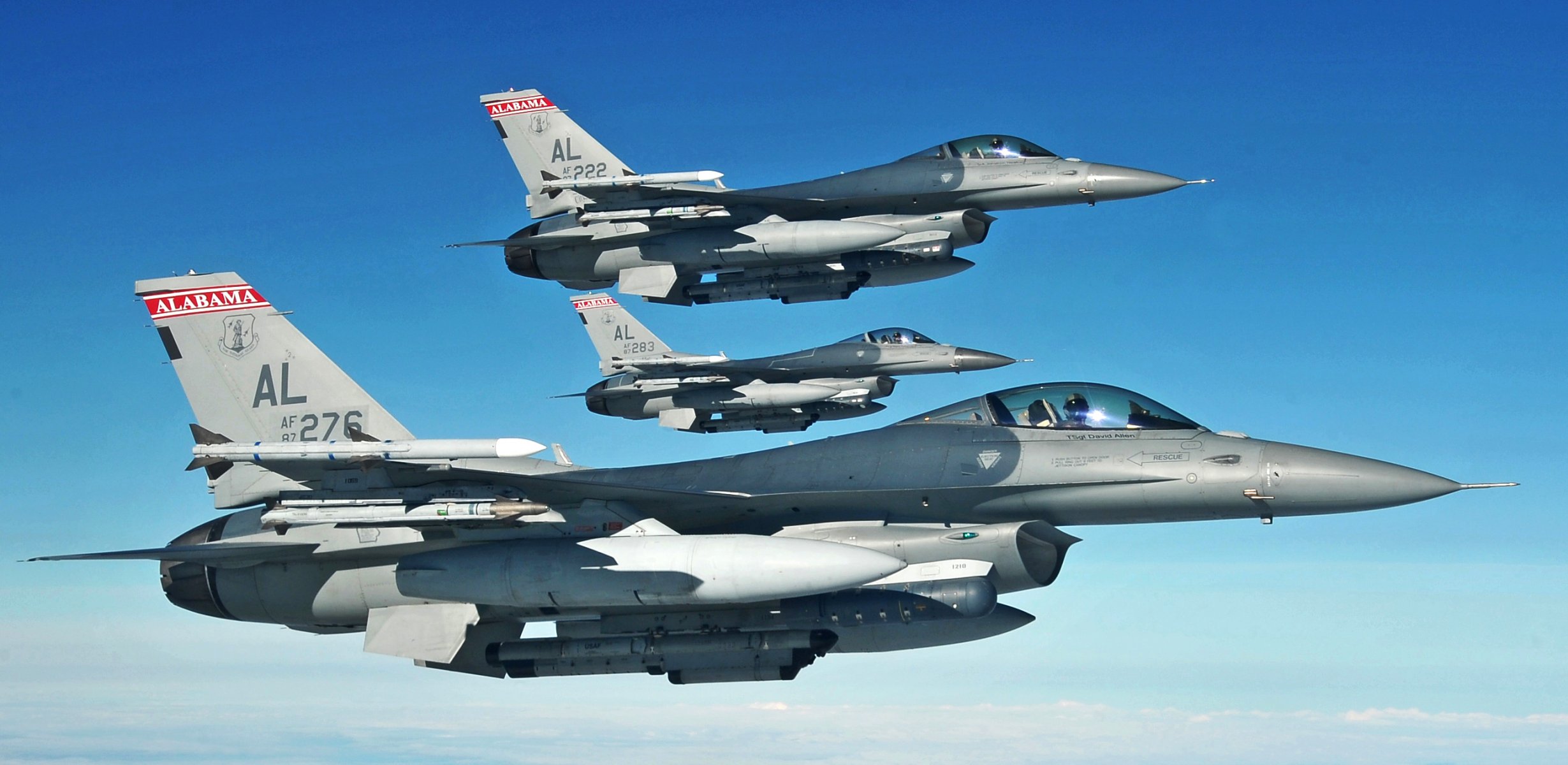 sky general dynamics f- 16