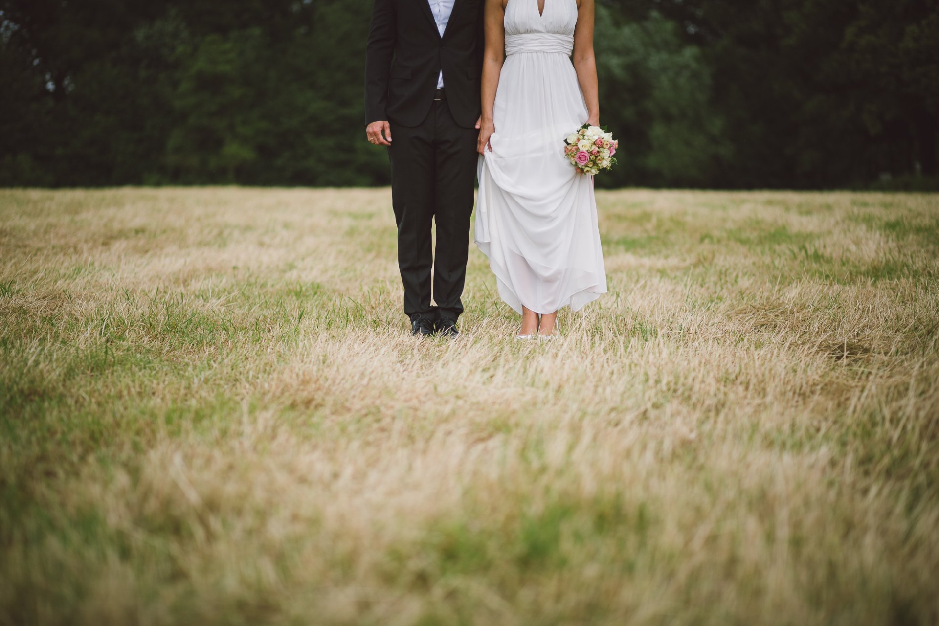 groom bride dress suit the field grass