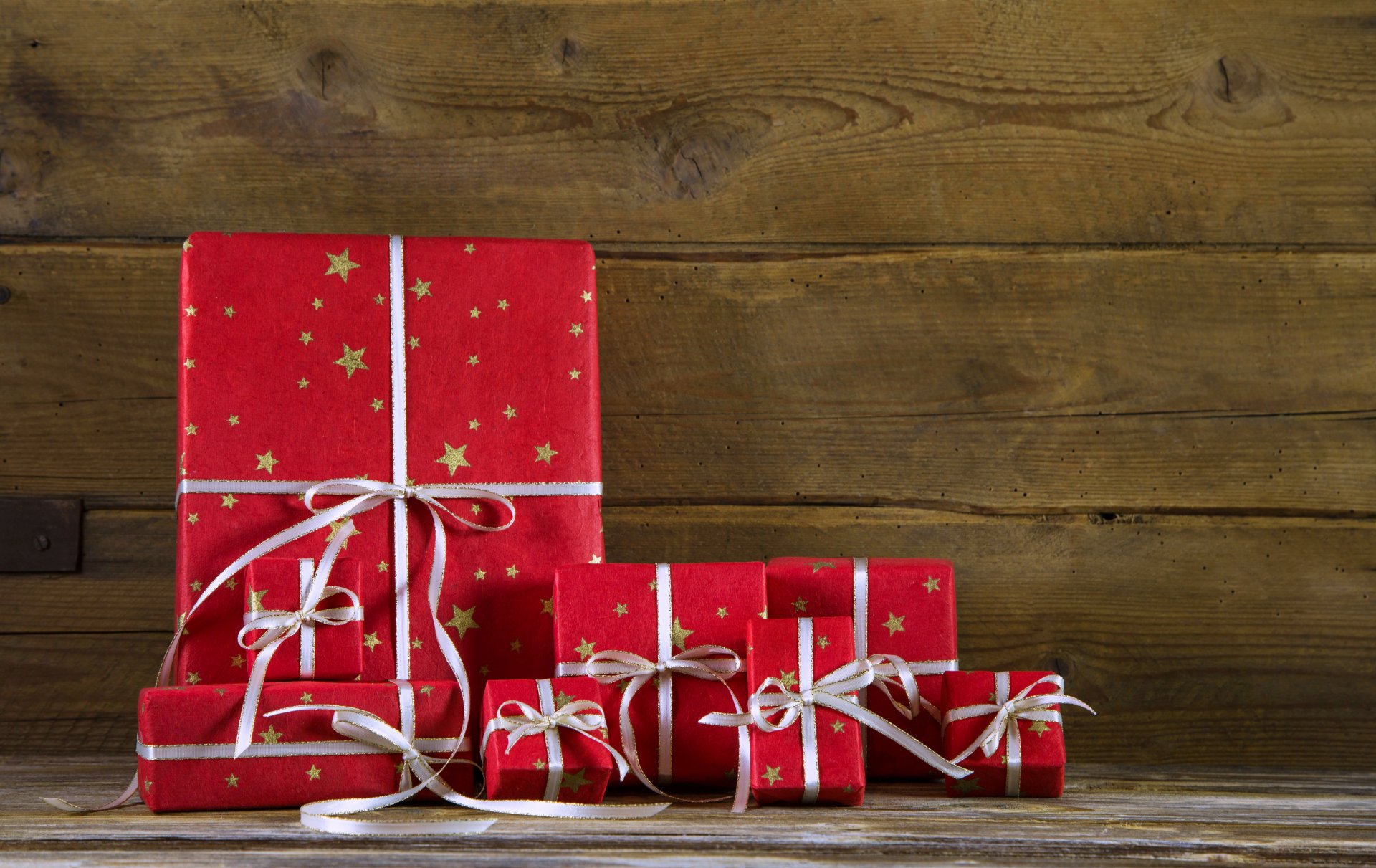 gifts box tapes bows