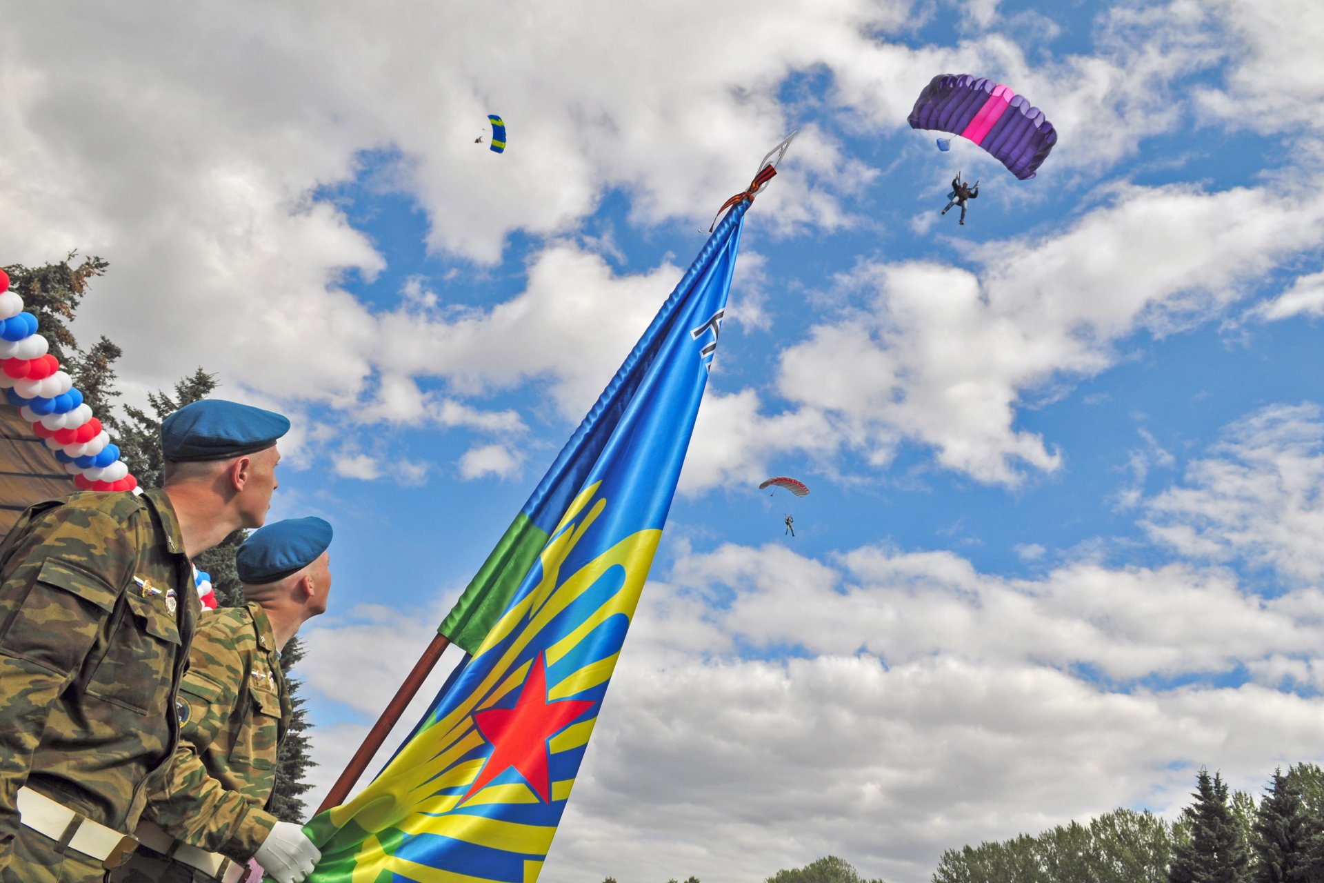 flag airborne forces day berets parachutists clouds sky