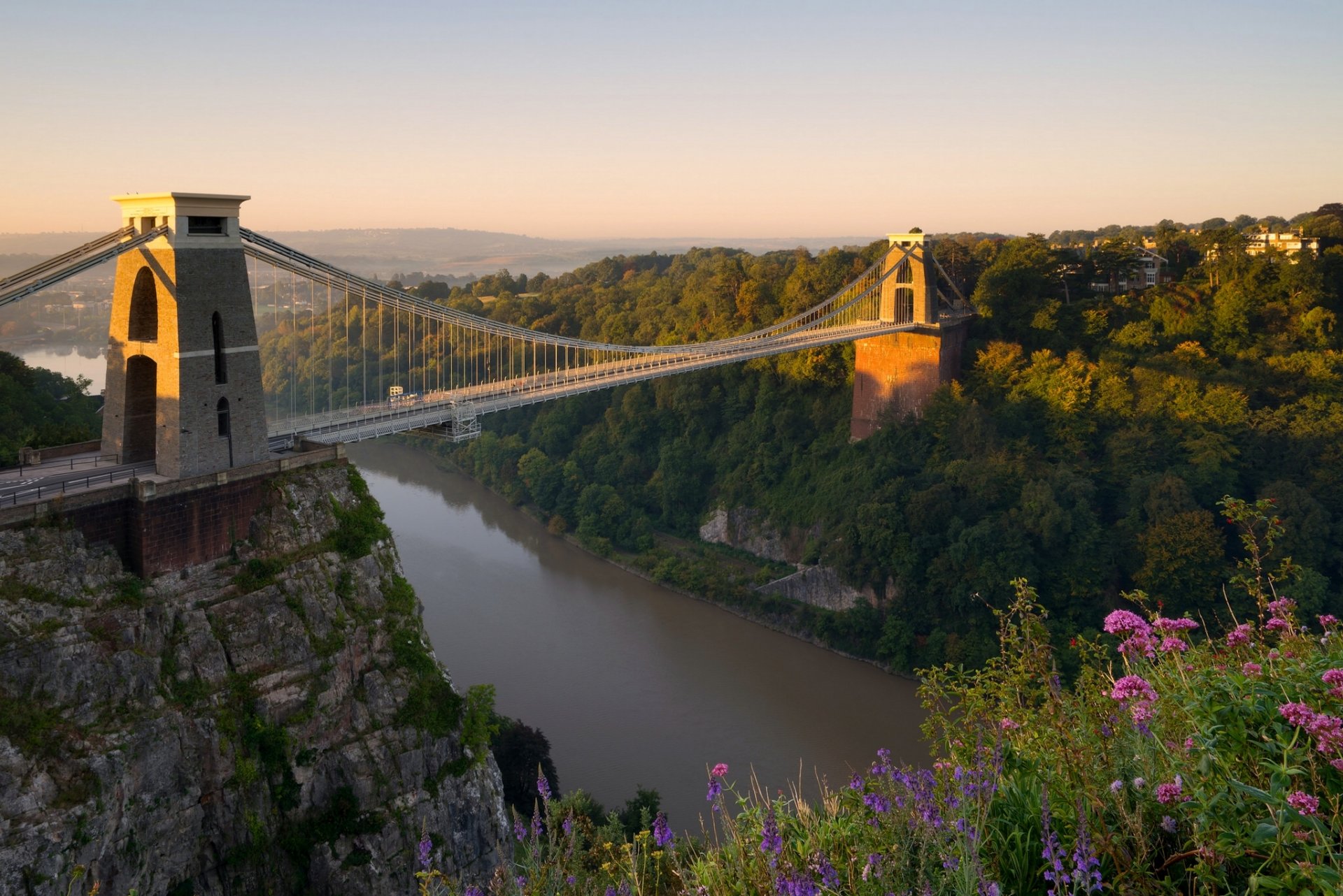 clifton suspension bridge avon gorge clifton bristol england river avon eyvonskoe gorge bridge river flower panorama