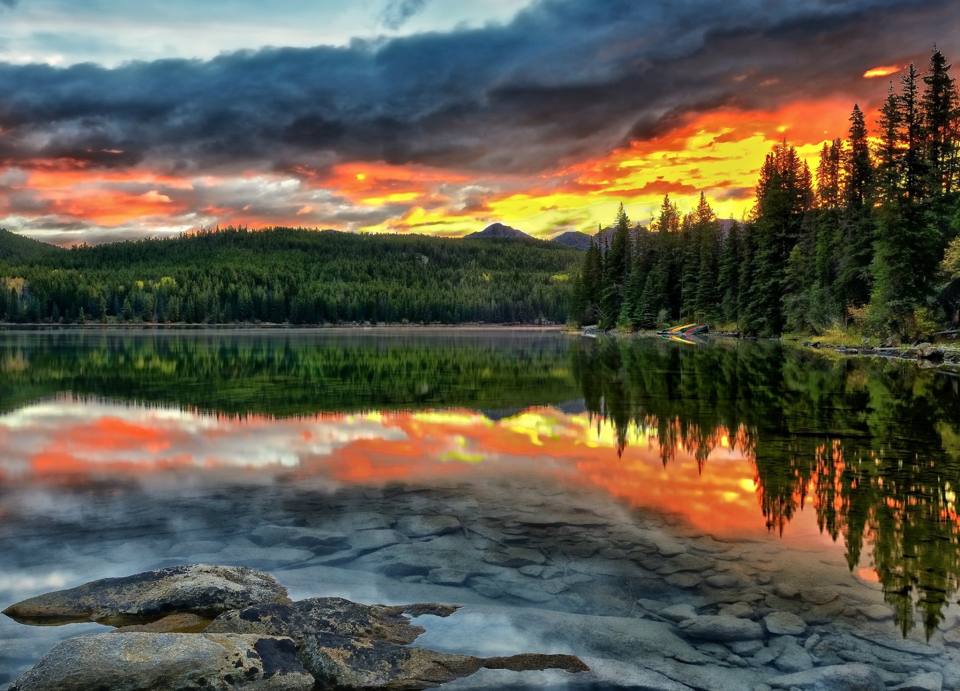 pyramid lake jasper national park alberta canada albert lake sunset reflection forest the bottom