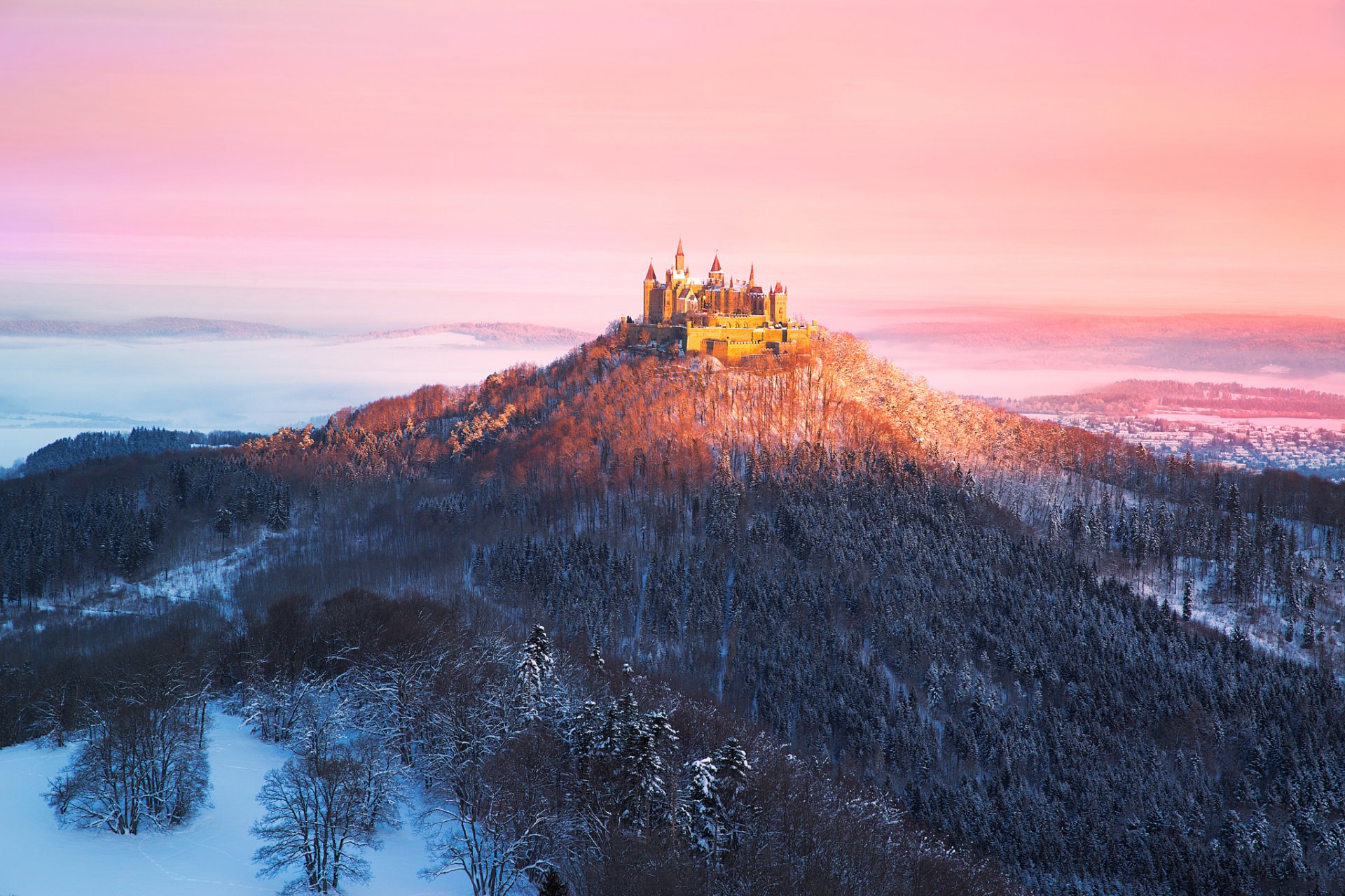 germany baden- wurttemberg mountain peak hohenzollern a castle hohenzollern castle burg hohenzollern morning light fog